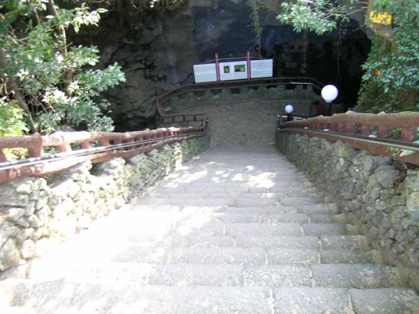 만장굴