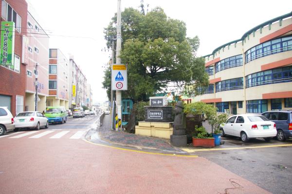 인화초등학교