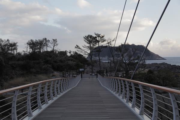 새연교